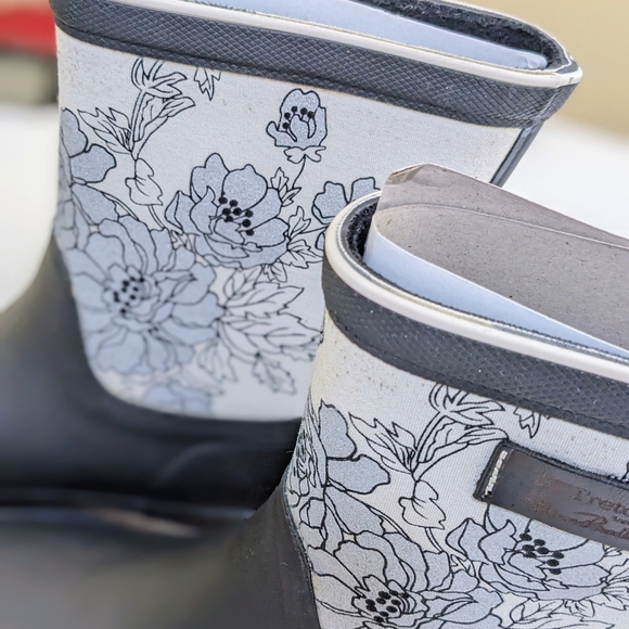 Tretorn Elsa William Morris Black Rain Boot. Women's size 5 - Picture 11 of 13